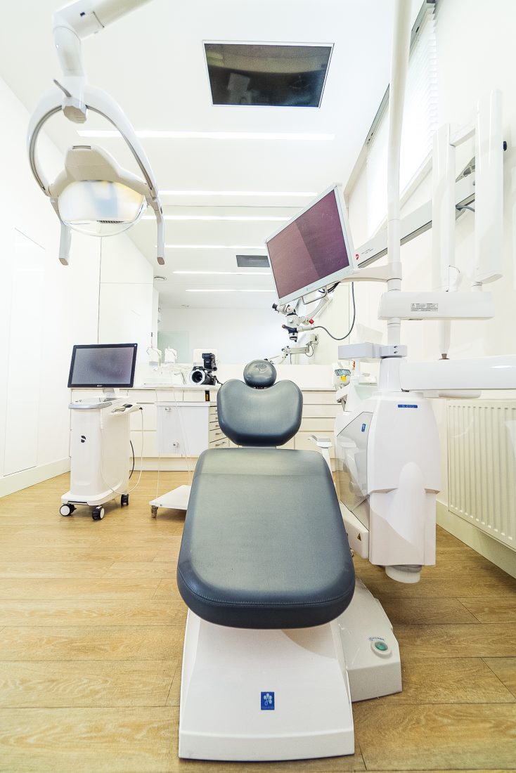 Fotel stomatologiczny w gabinecie kliniki Dr Frank Warszawa Mokotów